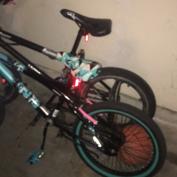 2 bikes - Picture 2 of 4